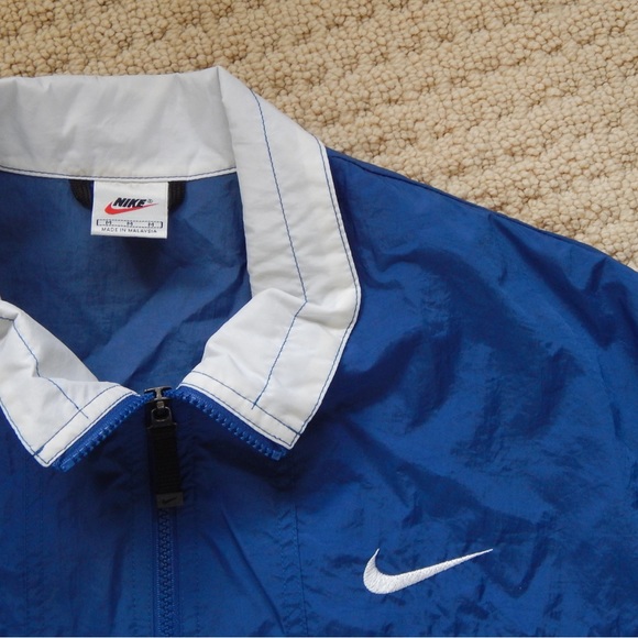 NIKE Men’s Royal blue windbreaker - Picture 2 of 2